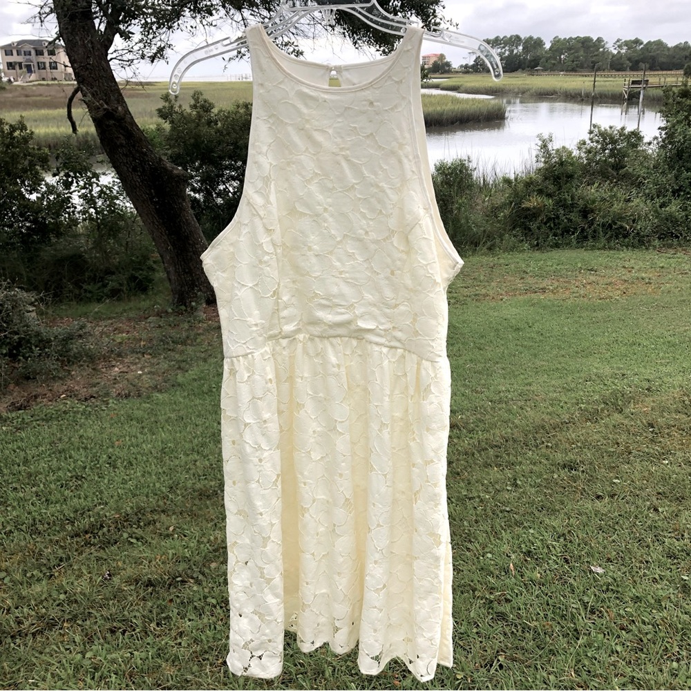 LAUREN CONRAD crème colored dress - size 8